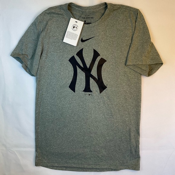 Nike Dri-Fit Men’s New York Yankees Shirt Sort Sleeve Tee Small Size - Picture 1 of 6